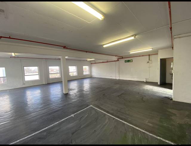 124M² WAREHOUSE TO LET IN BELLVILLE SOUTH
